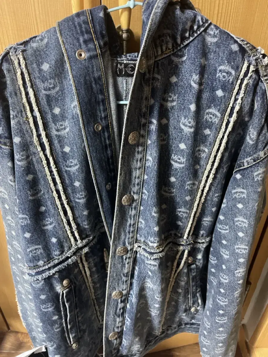 PugClub MCM Jeans Jacket Size L Until 12:0030만