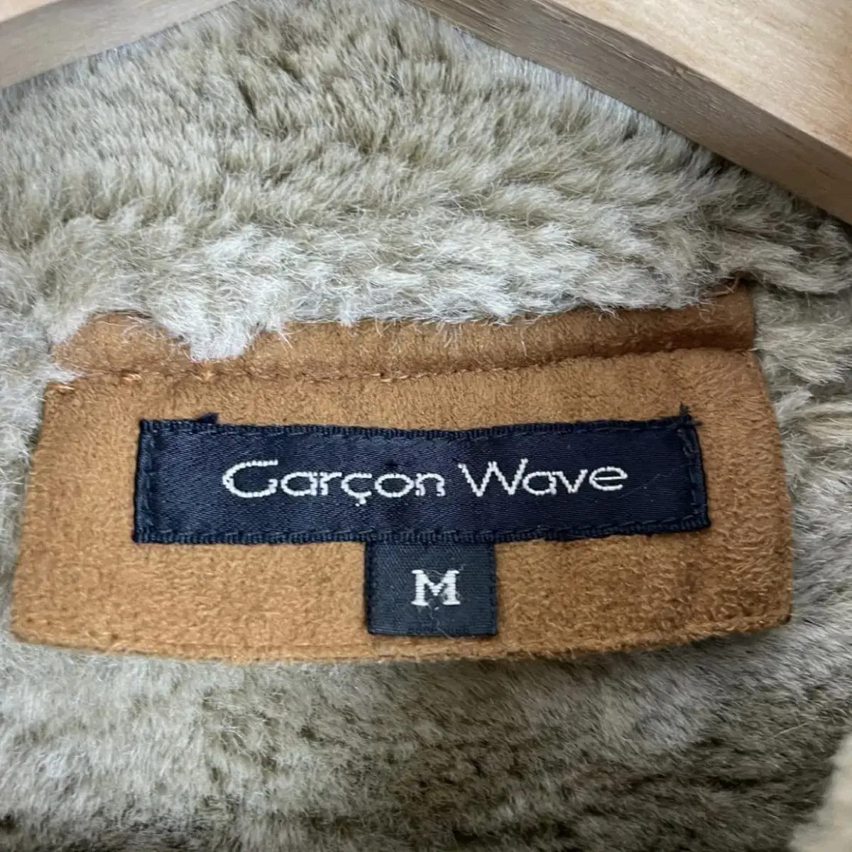 Garcon Wave 브라운 안감퍼 폴리 무스탕 싱글