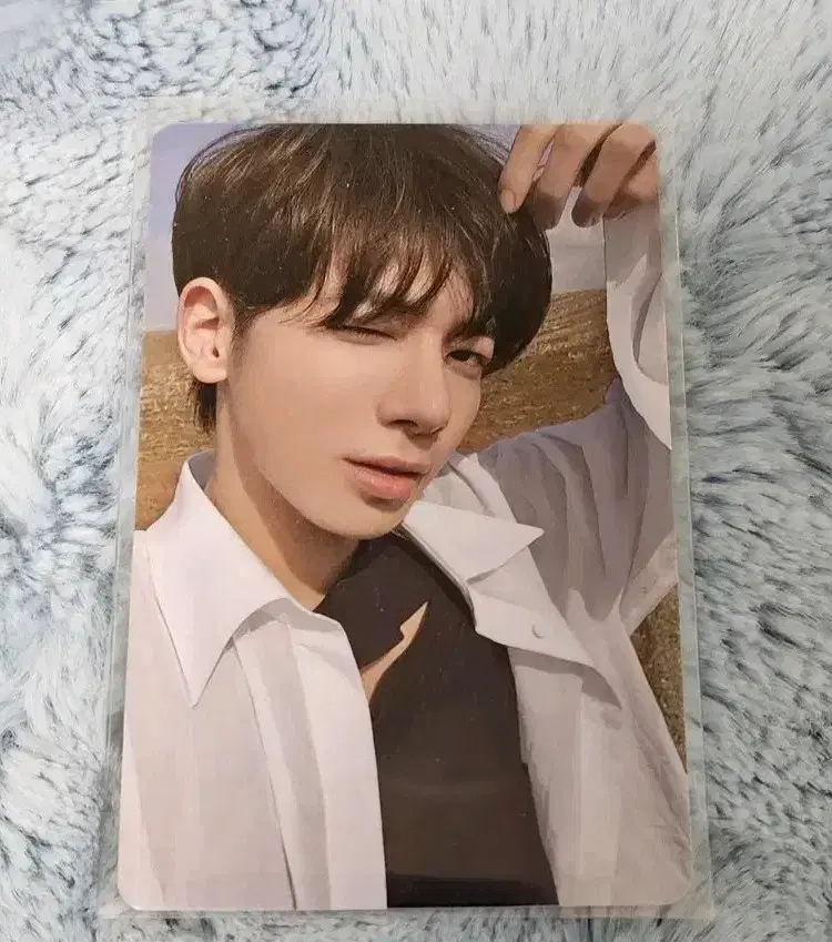 txt taehyun yizhiyu1st photocard wts