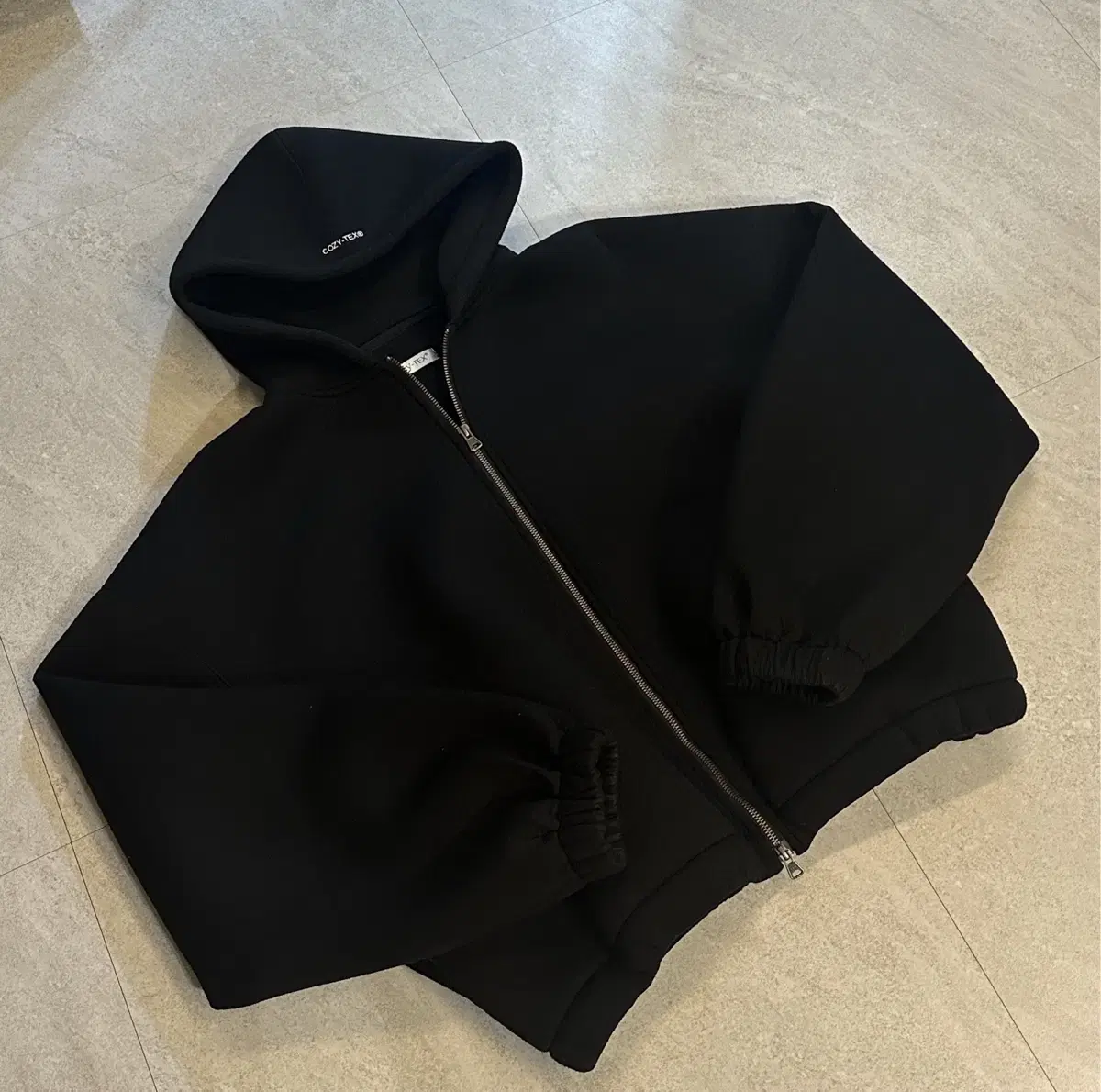 Cozytex Balloon Hood Zip-Up Black (FREE)