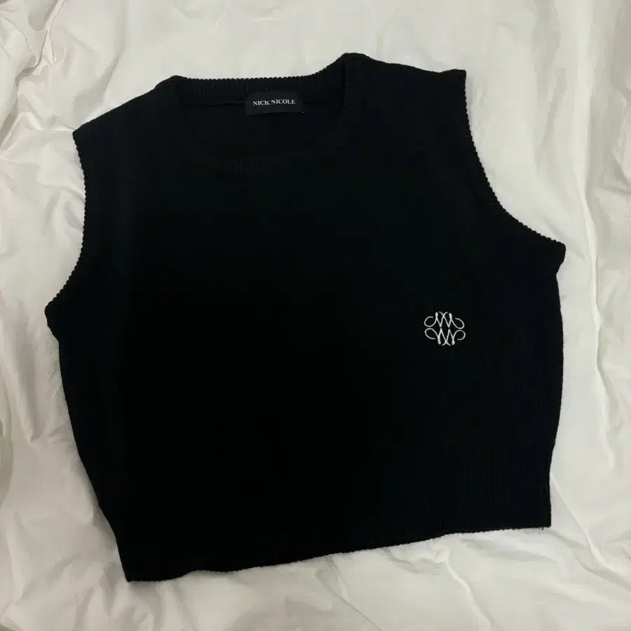 닉앤니콜 CREW NECK VEST_BLACK (크루넥베스트)