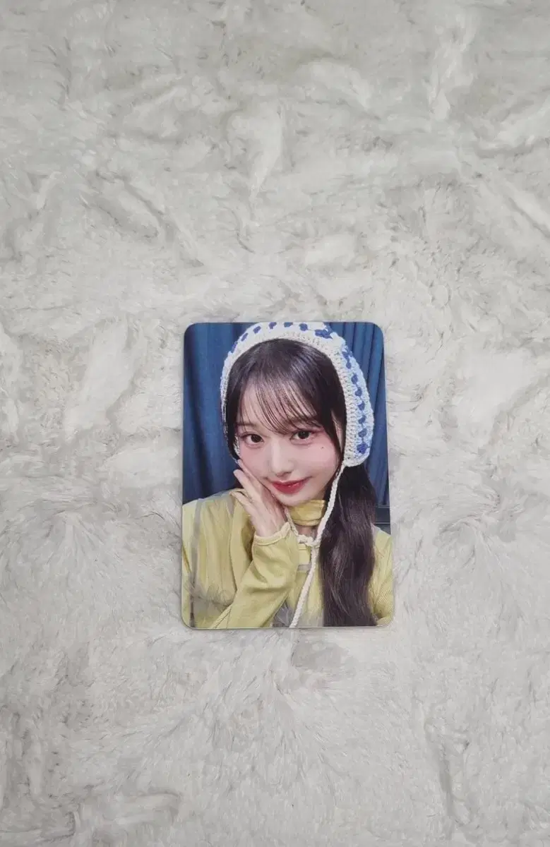 ive jang wonyoung switches with muu photocard sells