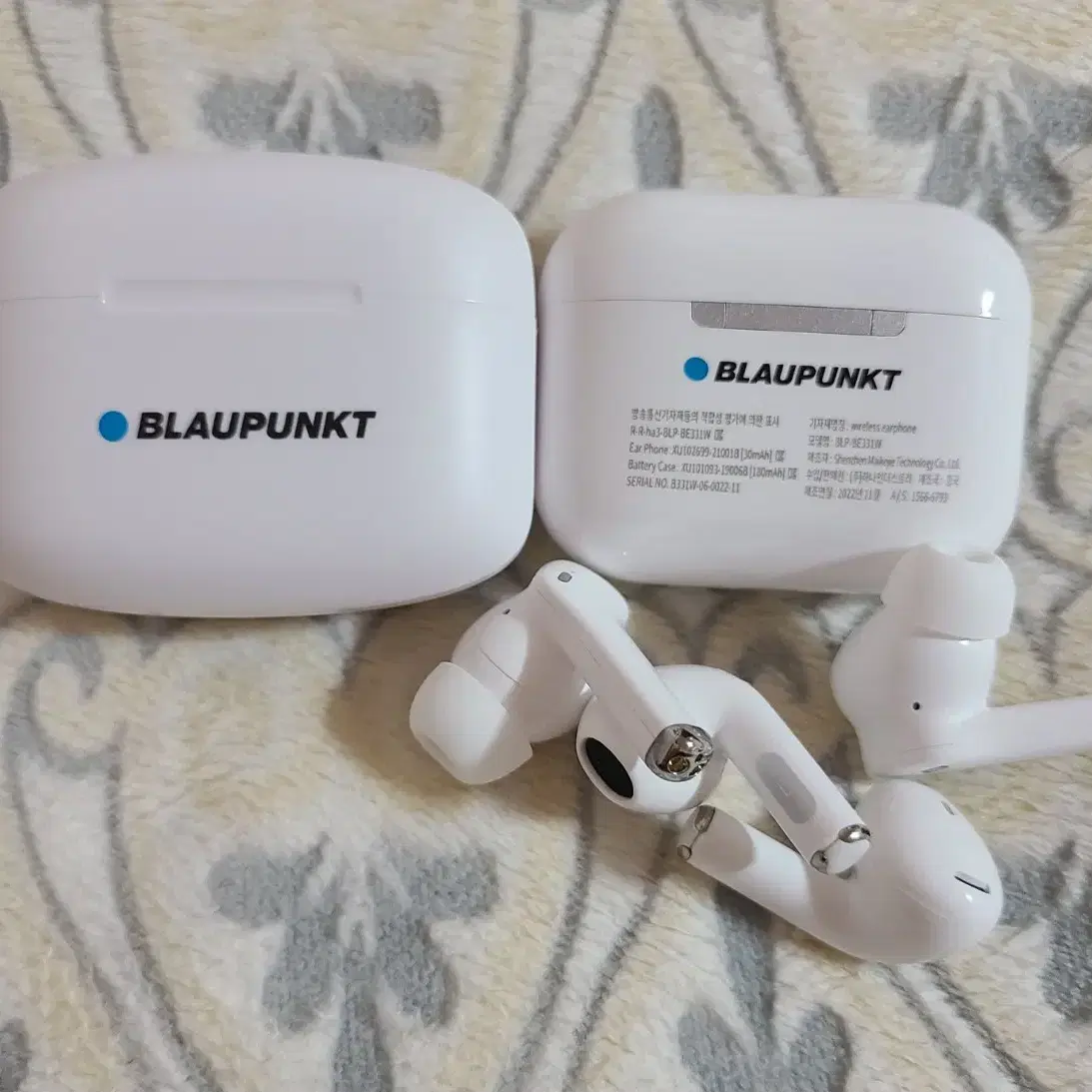 독일 BLAUPUNKT 이어폰 2개같이 드릴게요