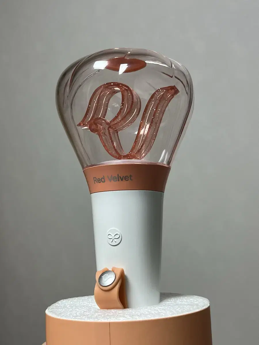 Red Velvet lightstick Manbong Kim