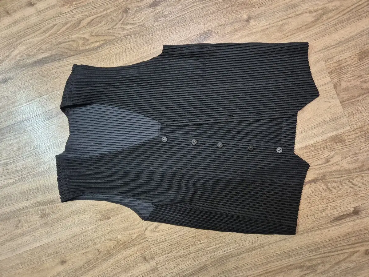 Homme Plissé vest/vest 3 sizes black