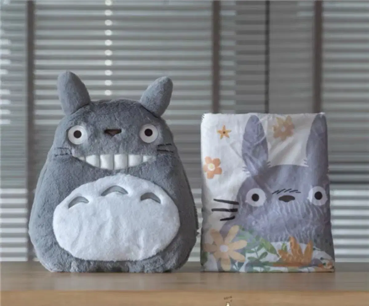 Next doorToro Blanket + Cushion Ghibli