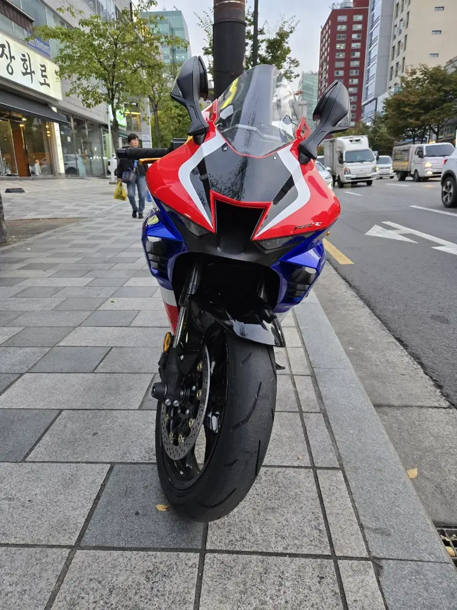 2021 cbr1000rr-r 노멀 판매합니다