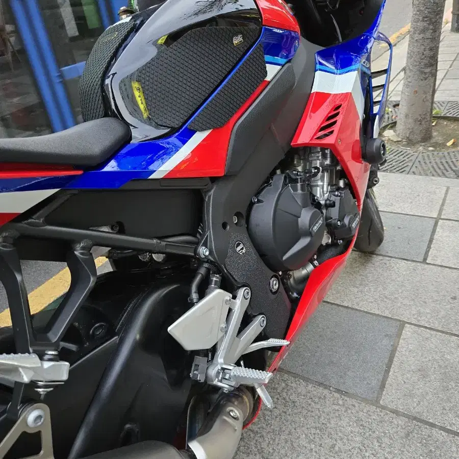 2021 cbr1000rr-r 노멀 판매합니다