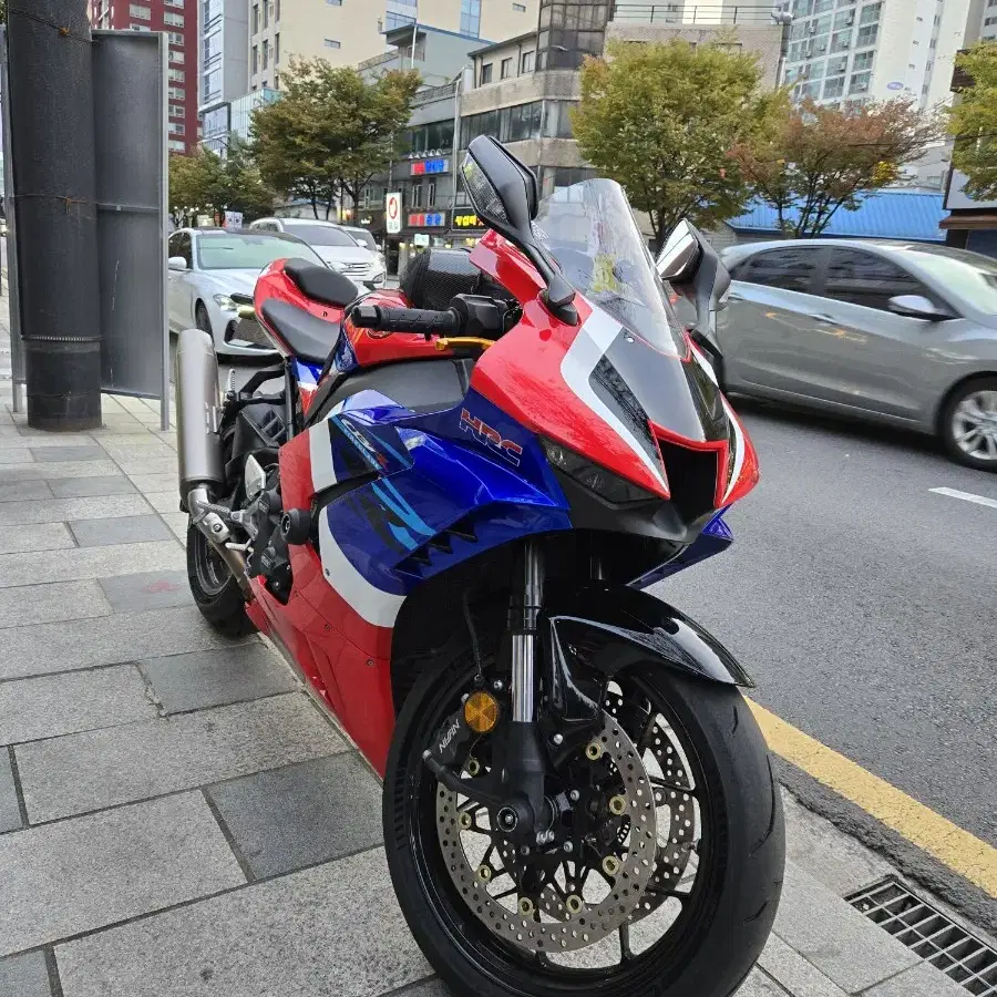 2021 cbr1000rr-r 노멀 판매합니다