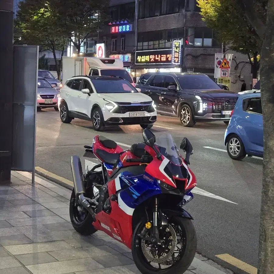 2021 cbr1000rr-r 노멀 판매합니다