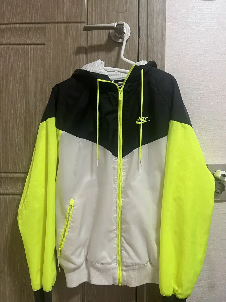 Nike Windrunner Windbreaker Fluorescent