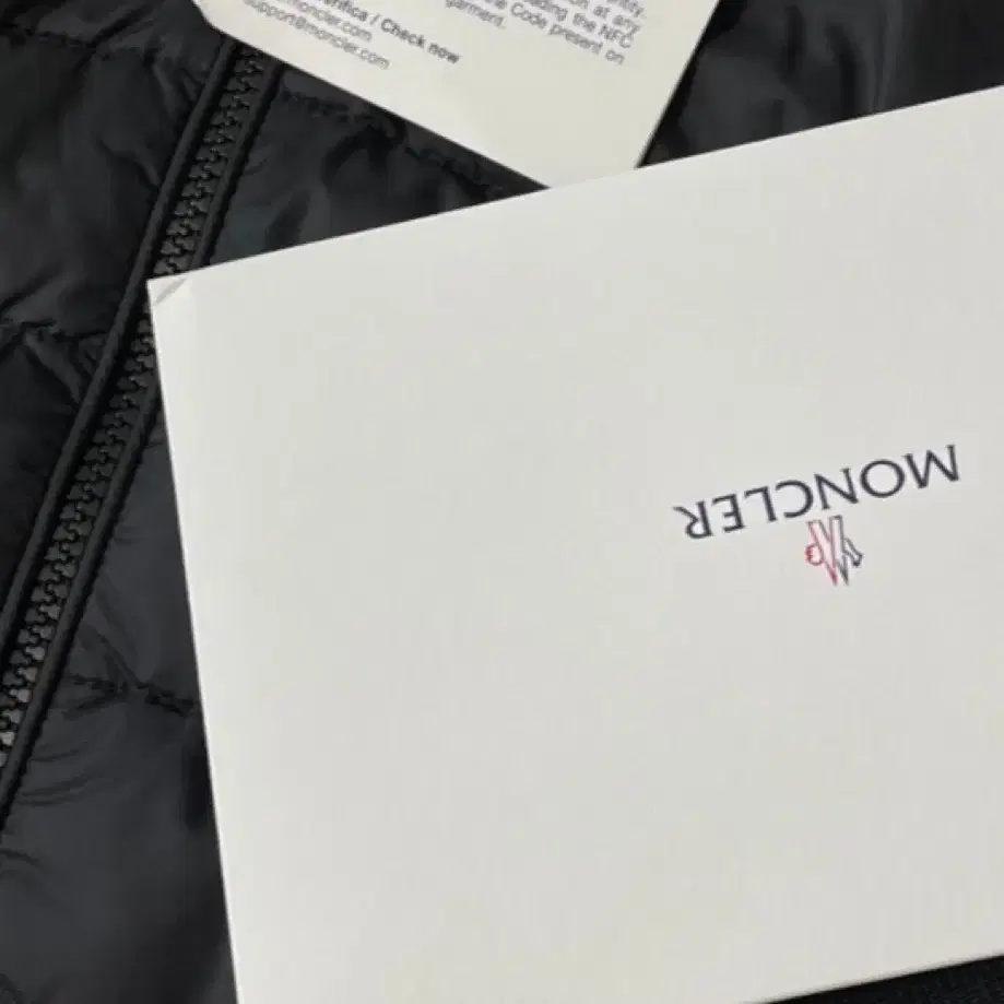 Moncler 몽클 남성 니트 경량 패딩