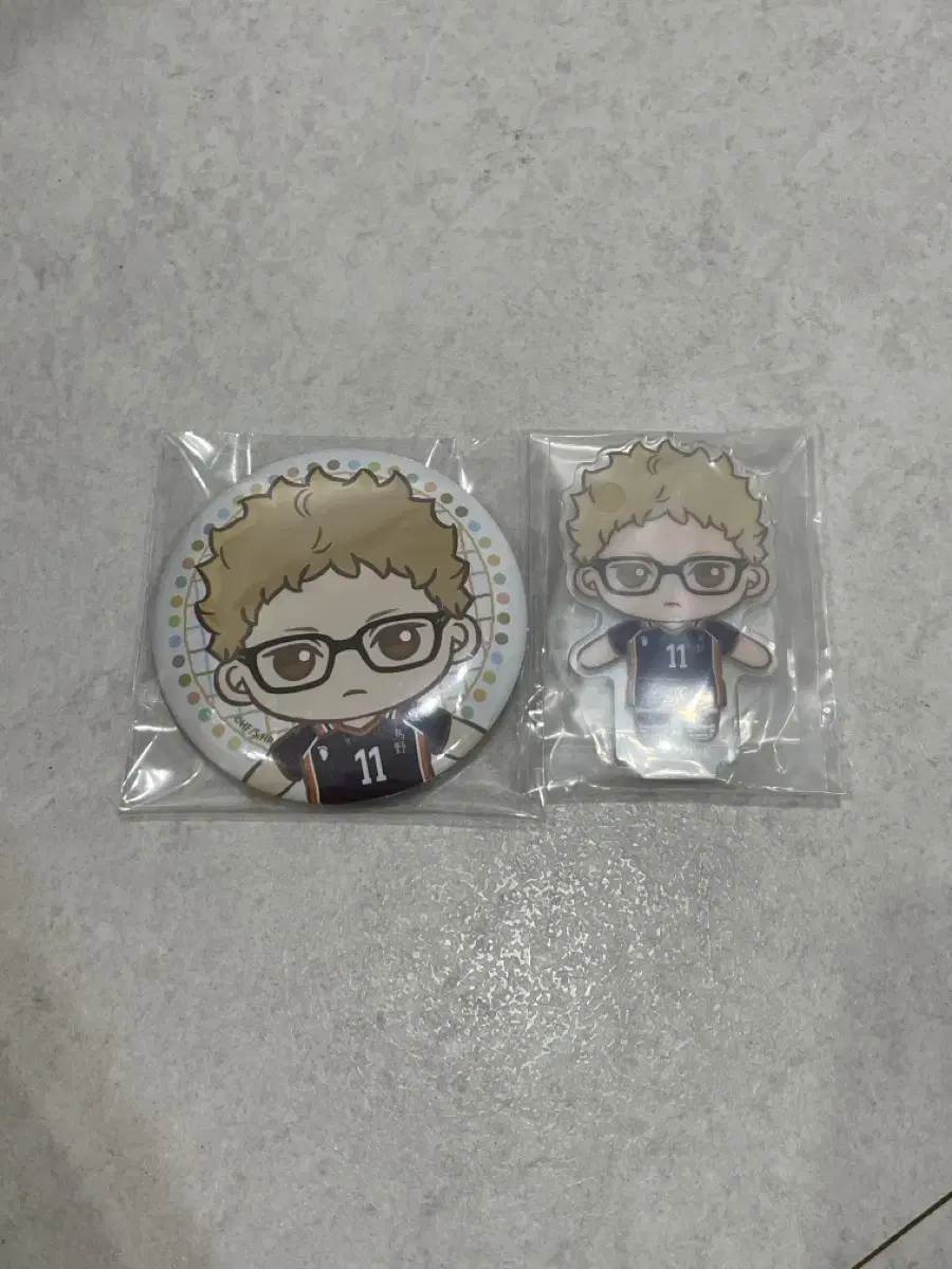 Haikyuu Sega Lucky Kuji First Lottery D E Prize Tsukishima Acrylic Stand Can Badge