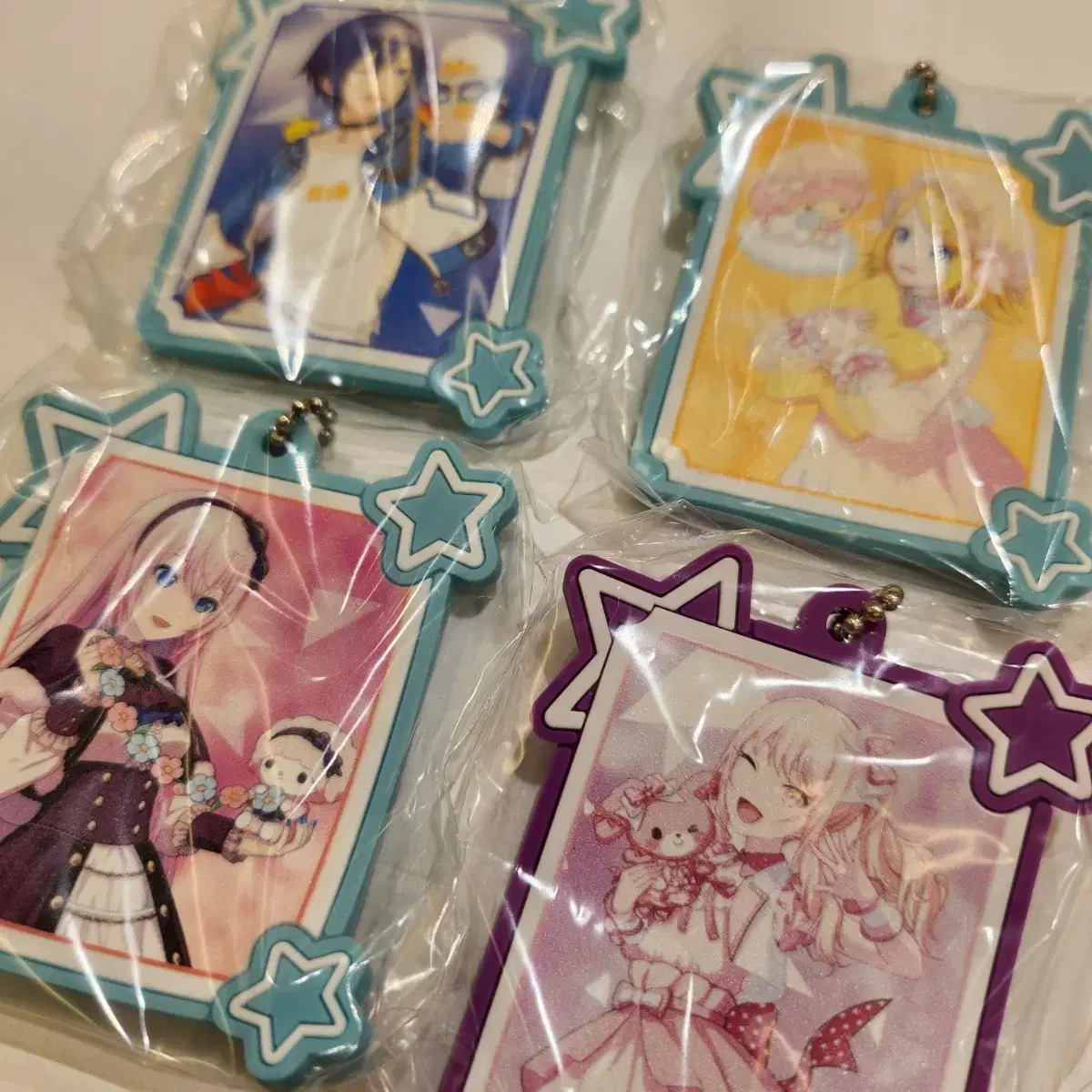 PeriodSale) Project SEKAI Prosecca Sanrio Keychain Mizuki Rin Ryuka Kaito