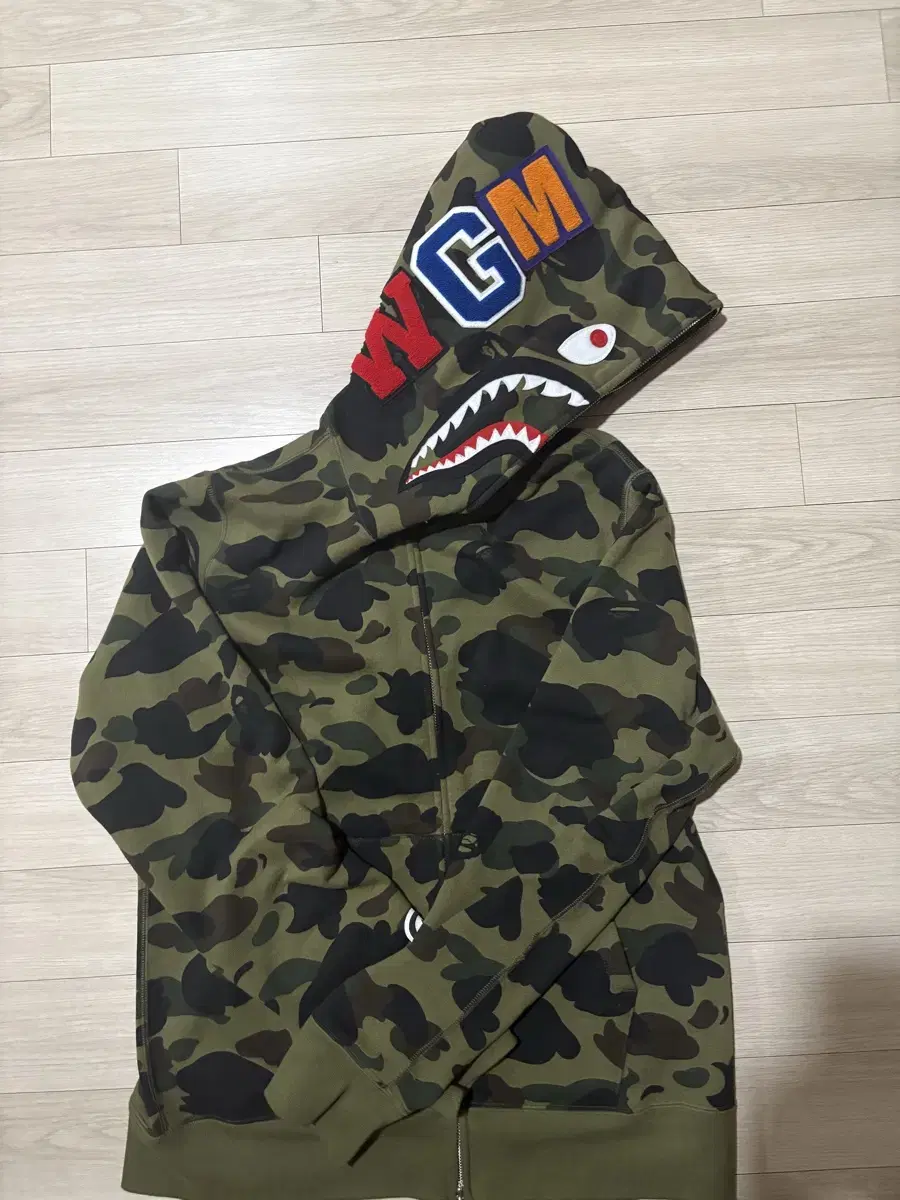 BAPE 1st Camo Shark m사이즈 베이프 샤크후드 녹계