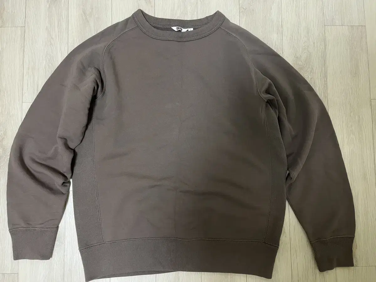 Uniqlo U Sweatshirt Man to Man Size L