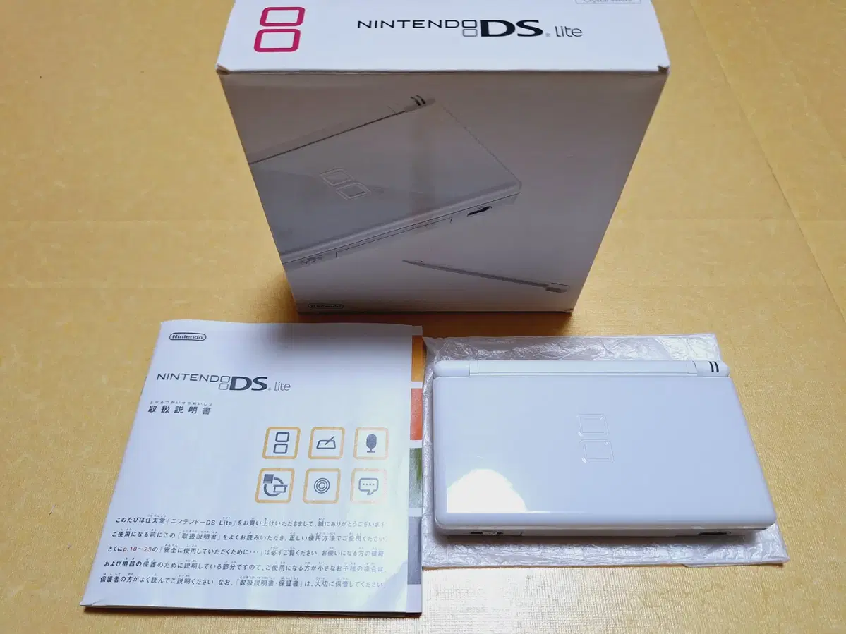 미품급 닌텐도 DS LITE 화이트 일본발매판 박스셋 dslite