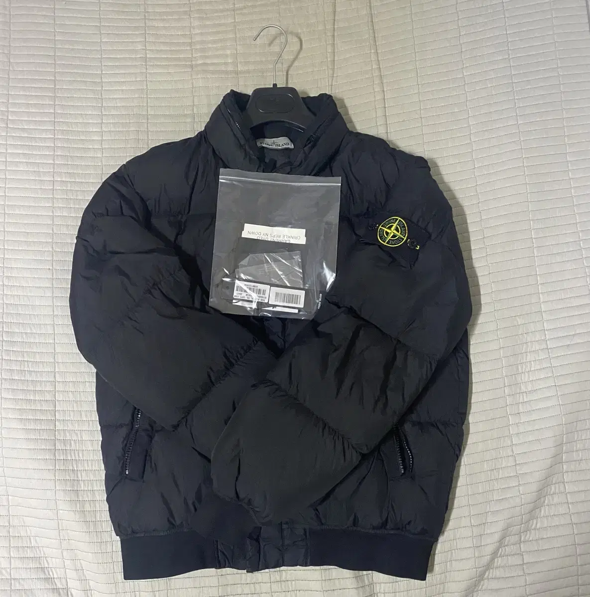 17FW Stone Island Crinkle Wrap Black M(Wool padded) sells