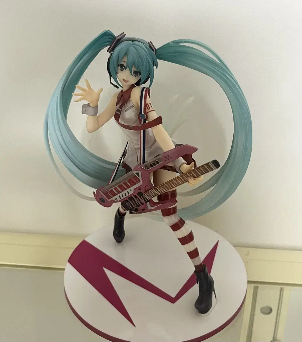 This price only until I pay the cashier / Hatsune Miku Gratitude Classic Bishoujo Figures