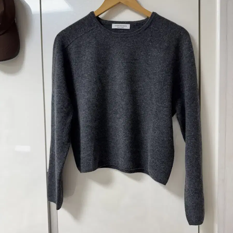 트로브 울 라운드 니트 Wool Round Knit