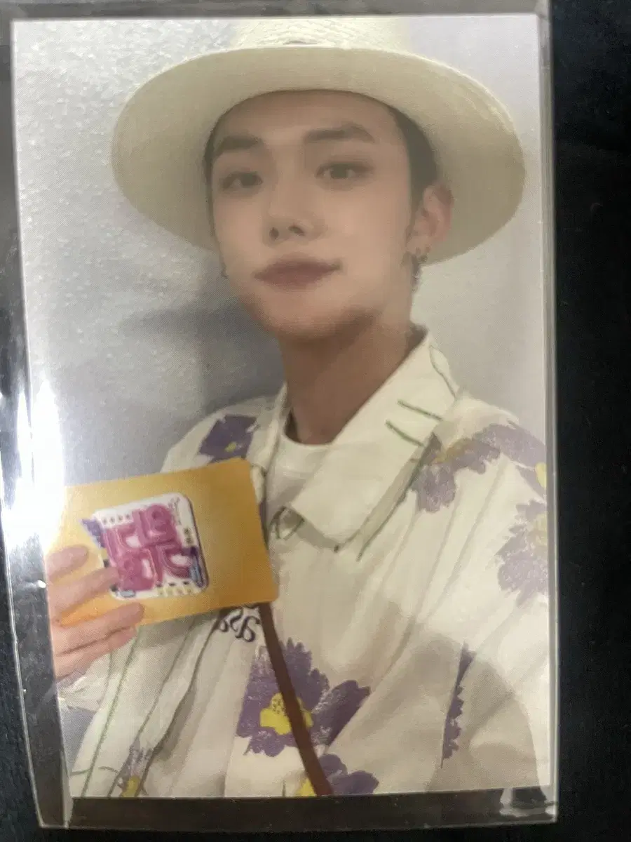 Unsealed) txt Quick sale yeonjun Popular photocard wts Tasty