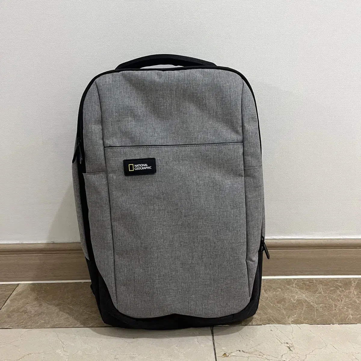 (2 wears) National Geographic Bag Backpack