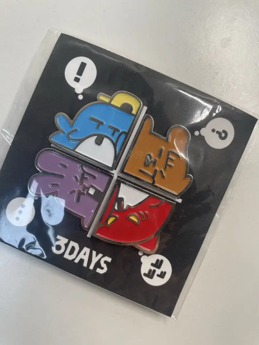 (Price drop) 3DAYS badge bulk sells