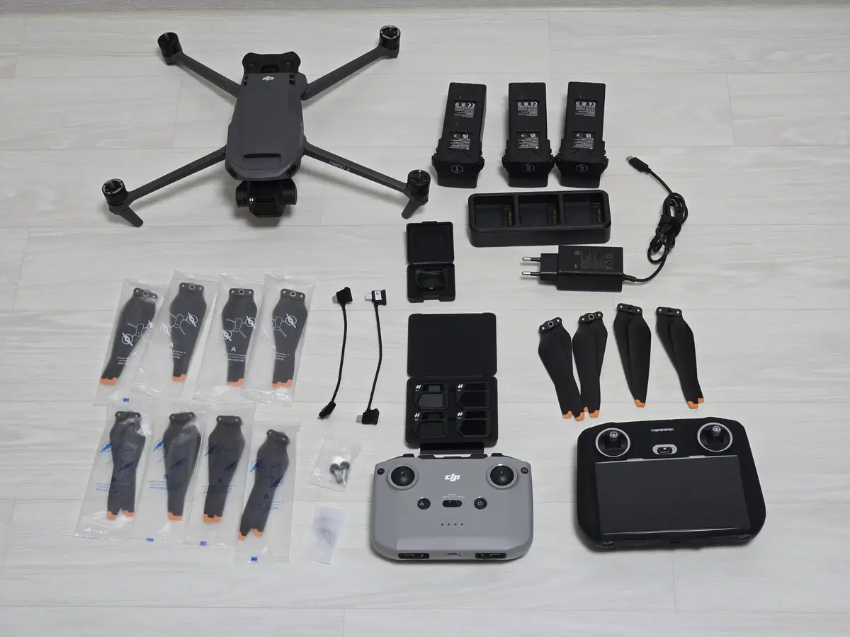 DJI MAVIC 3 플라이모어콤보셋 팜니다.