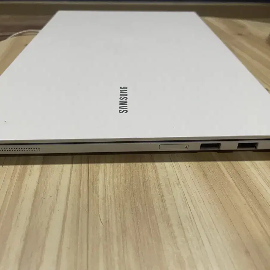 삼성 갤럭시 북 이온 2 (Samsung Galaxy Book Ion 2