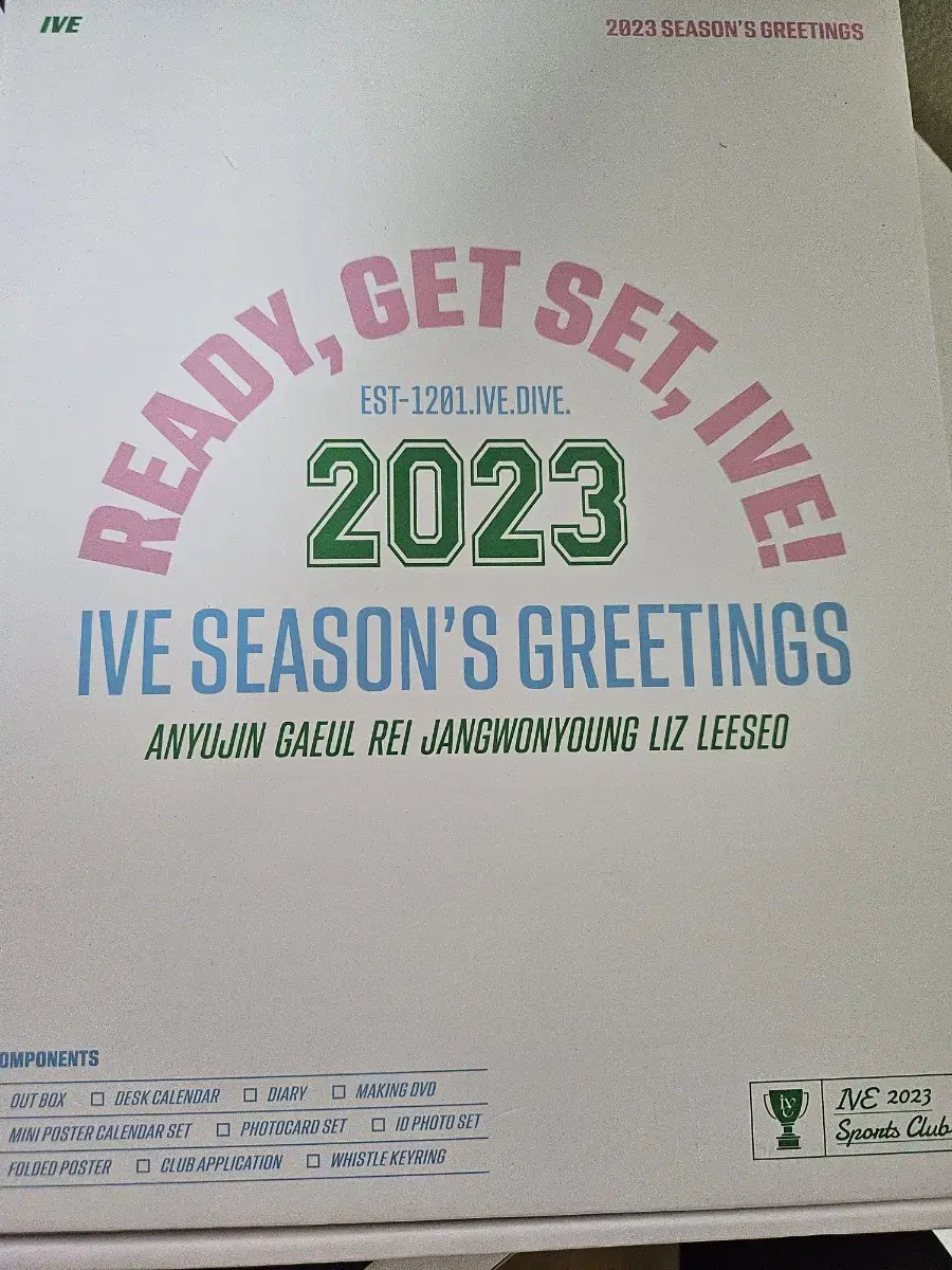 Season's Greetings from Ive 2023