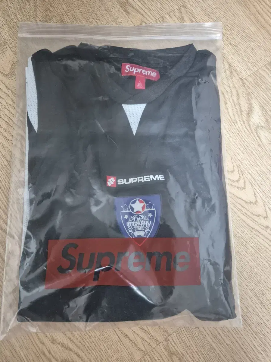 Supreme Crest Soccer Jersey L