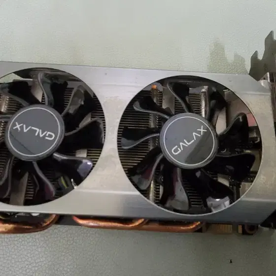 부품용으로 라데온 RX570 4GB 와 GTX960 2GB를 팝니다.