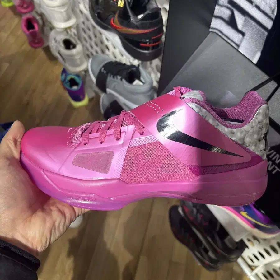 Nike KD 4 Pinkfire 2 Black 제품 판매 합니다.