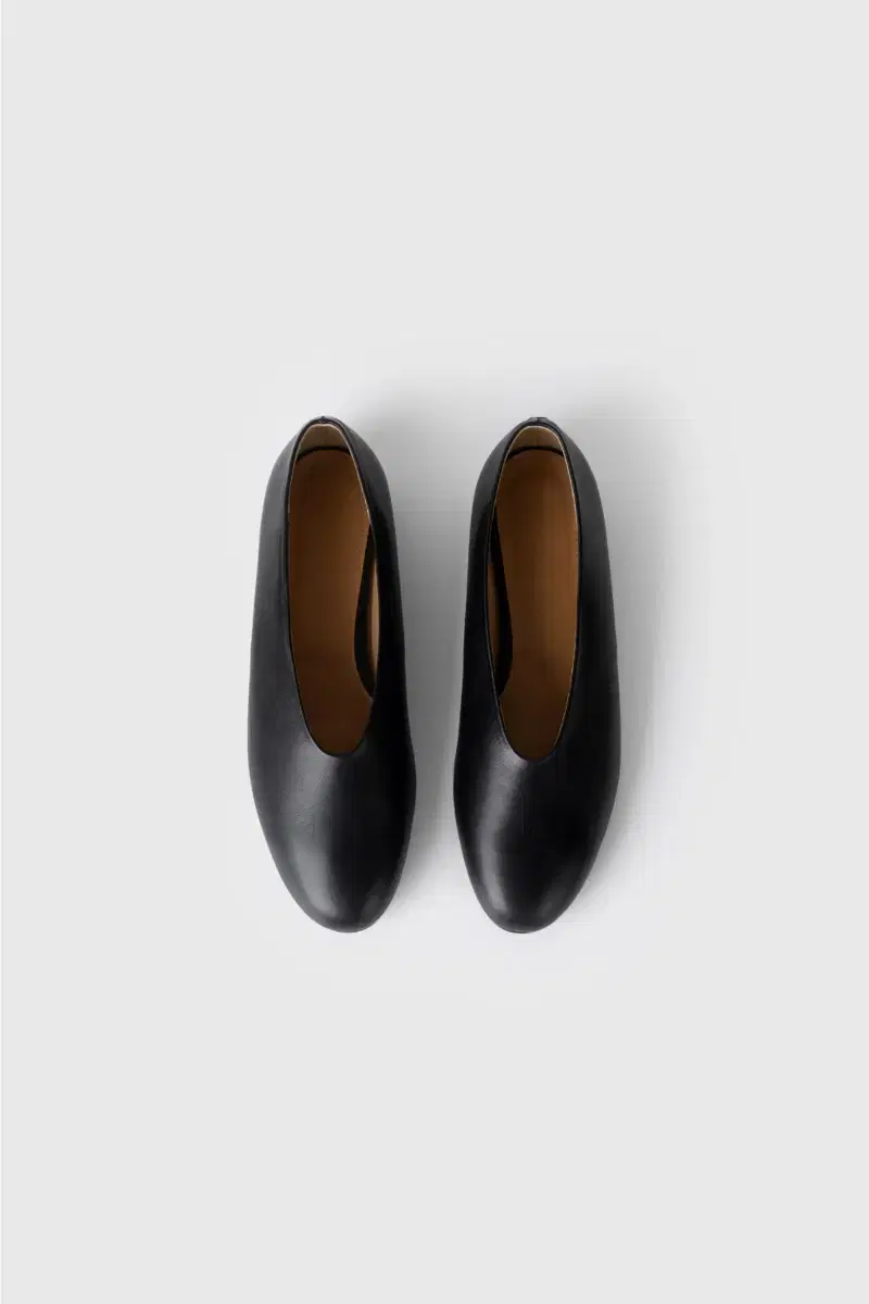 LEMEL Alcea Leather Flat in Black