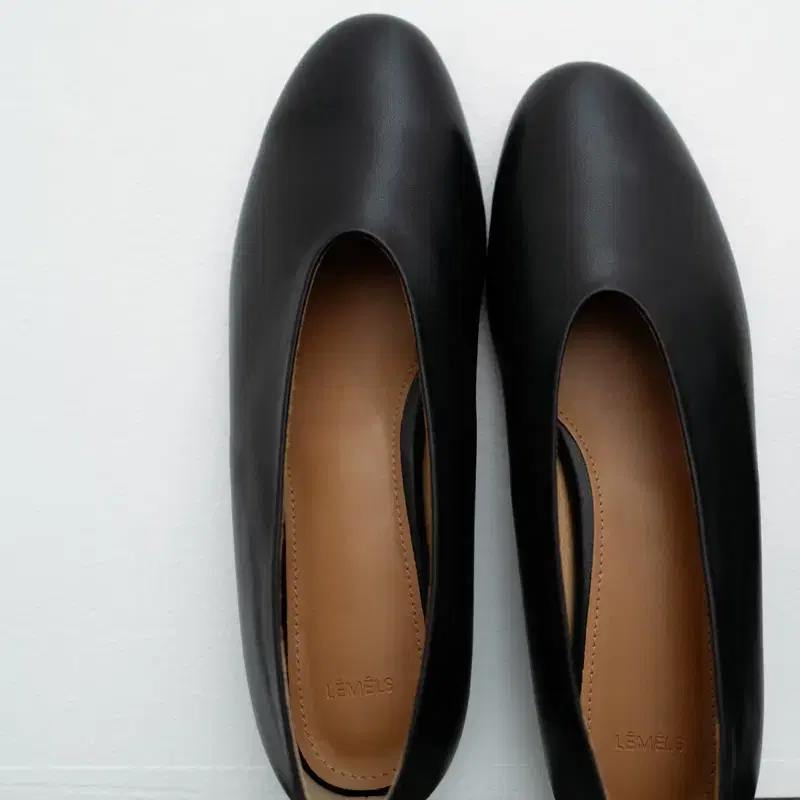 LEMEL Alcea Leather Flat in Black