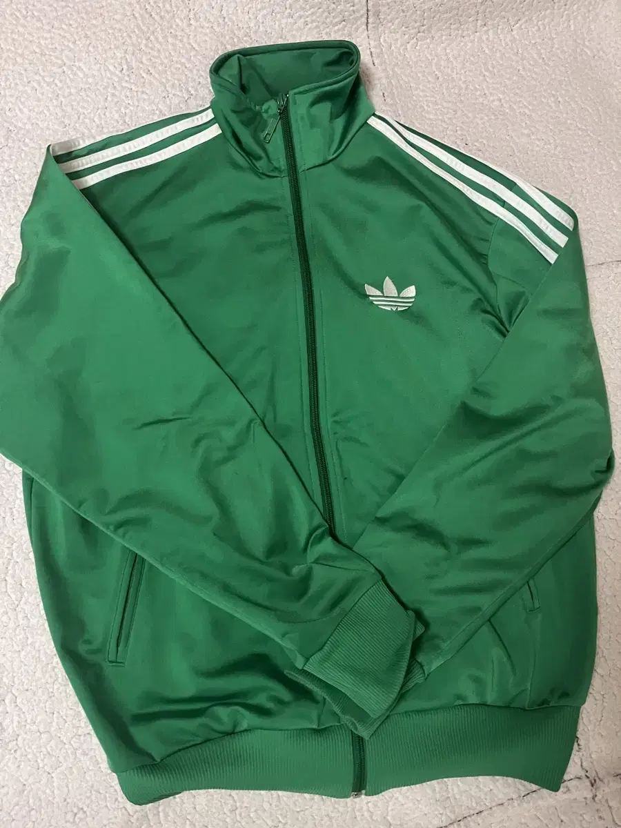 100) Adidas Tracktop Green