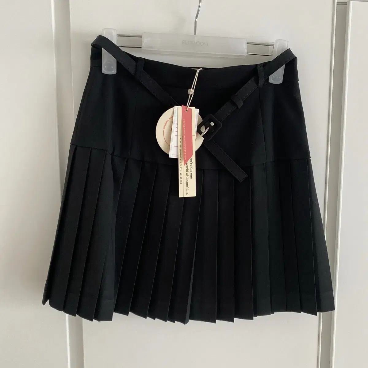 FLOWOOM Pleats Skirt 플로움 플리츠스커트(새상품)