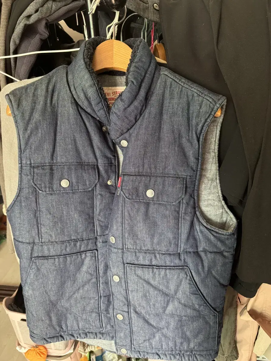 Levi's Padded Vest size S sells