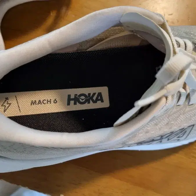 HOKA MACH 6 호카 마하 6 275 D