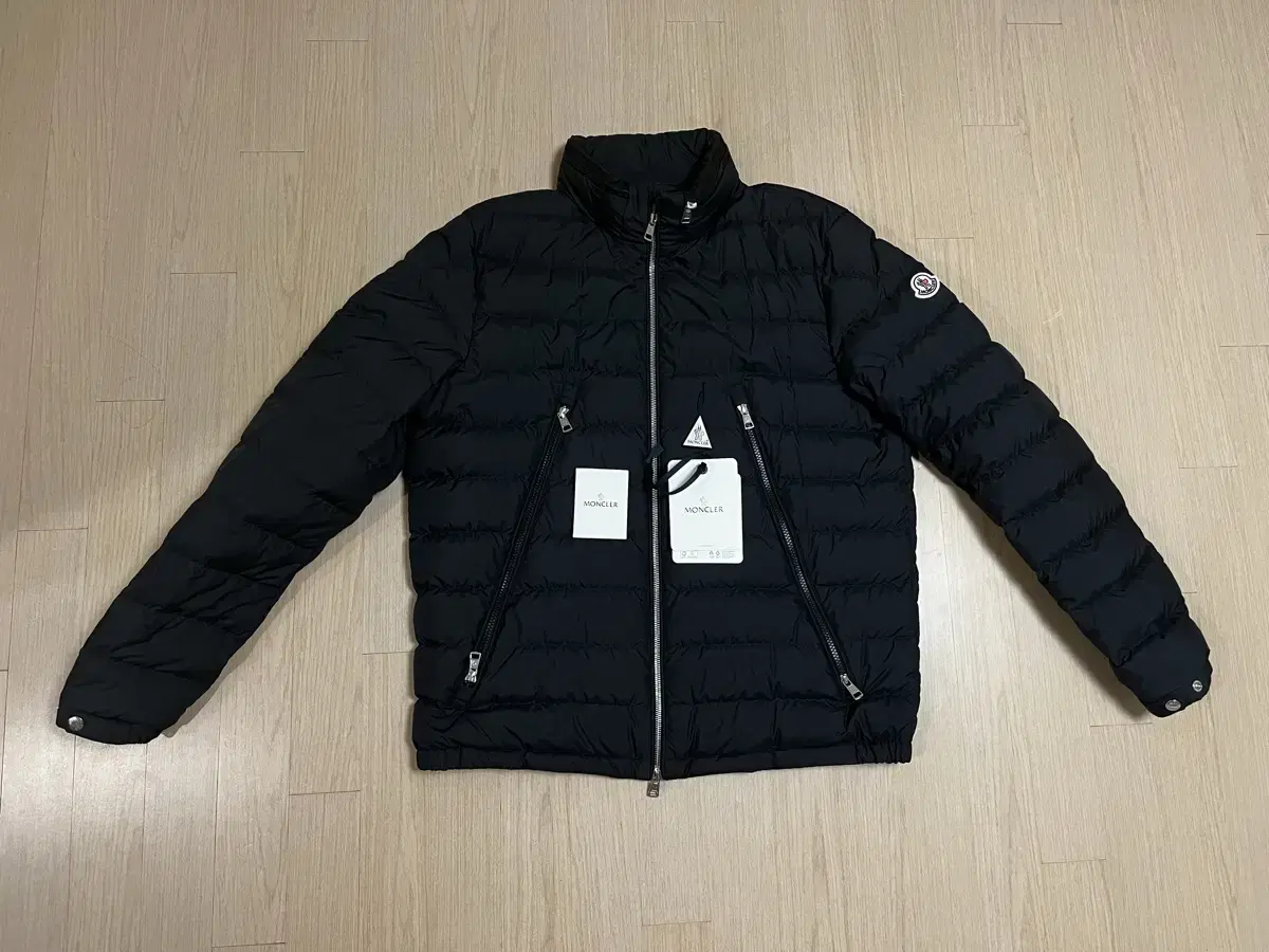 Moncler Alpha Fit Lightweight Padded Black Size 4