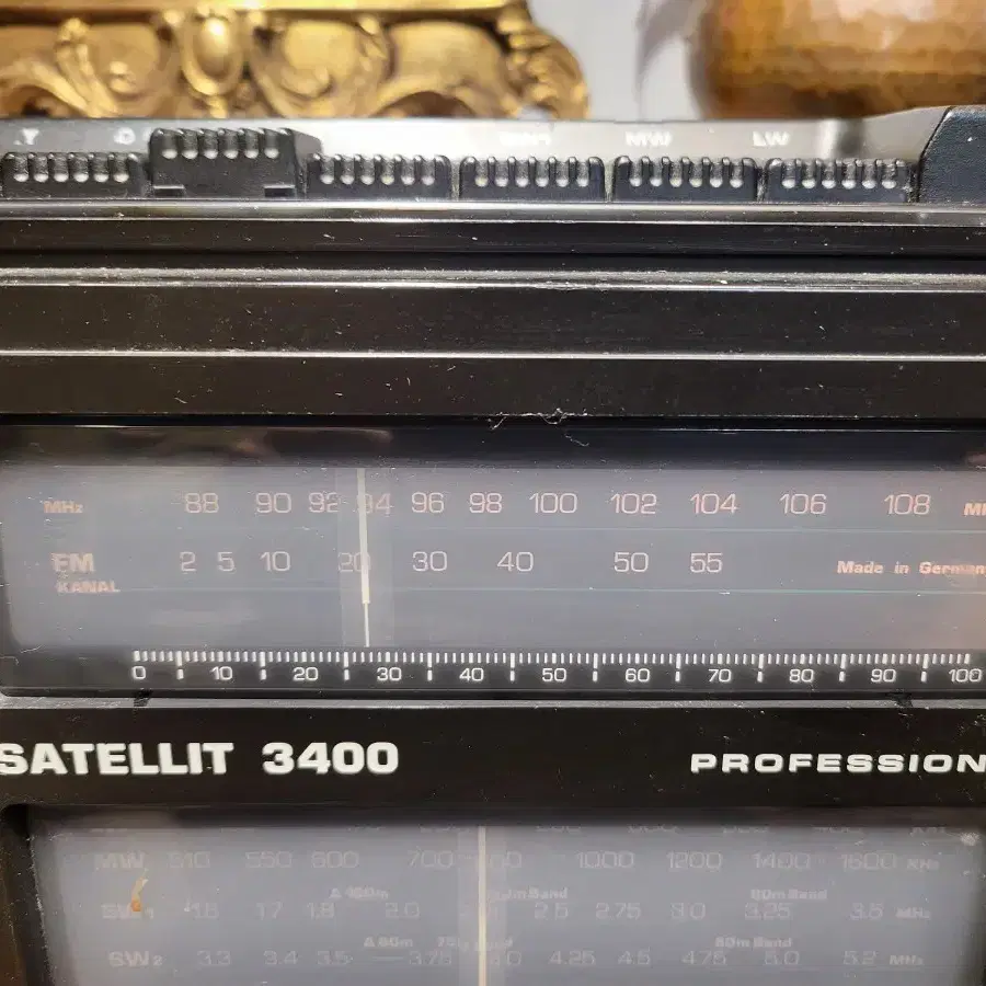 빈티지 독일 Grundig Satellit 3400 라디오 입니다.