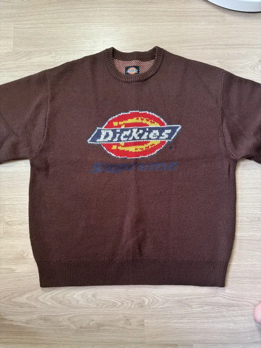 M)Supreme x Dickies Sweater Brown