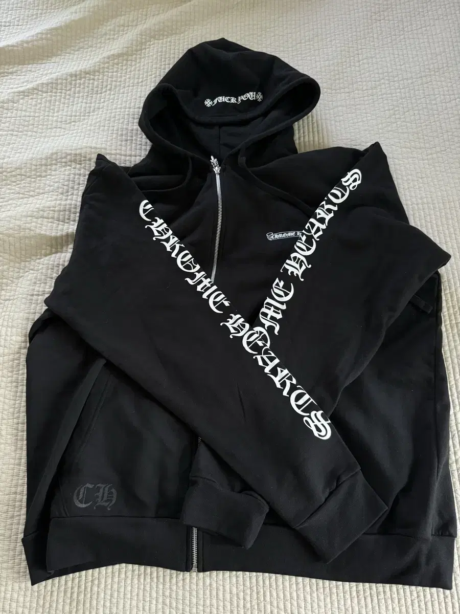 ChromeHearts Scrolling Hooded Zoom