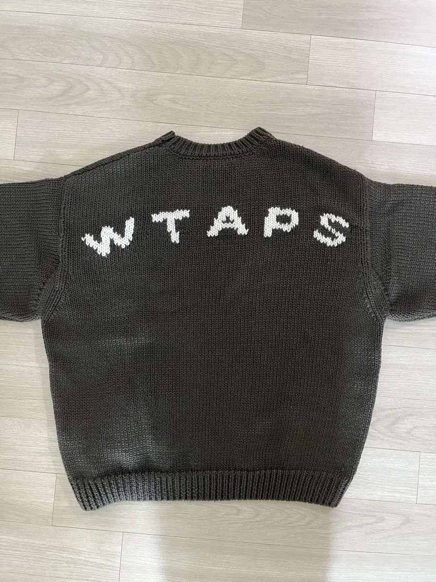 Wtaps 23AW 폴리 크루넥 스웨터 올리브컬러