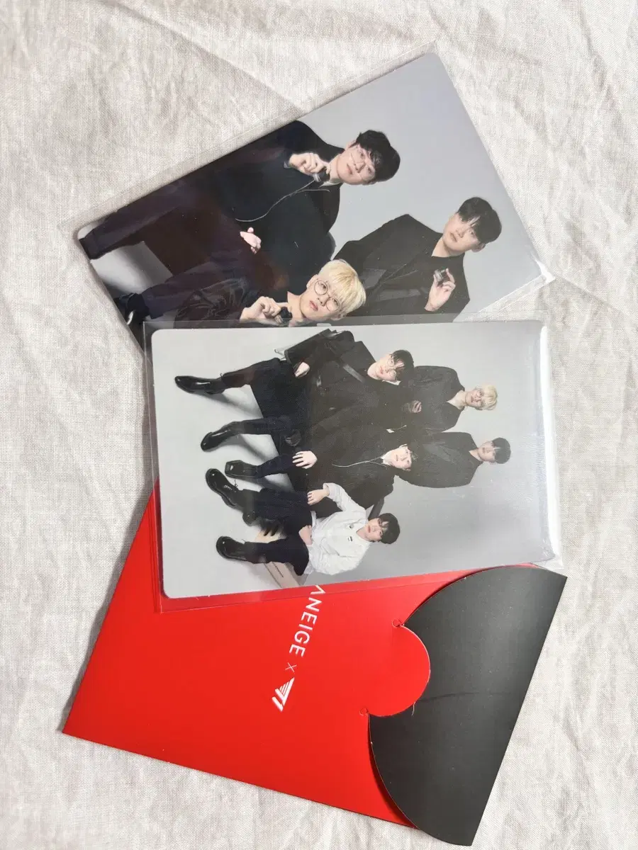 T1 Lanes Suit photocard in bulk