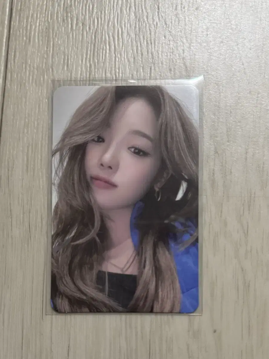 Fromis 9 jisun DM Jewel photocard WTS