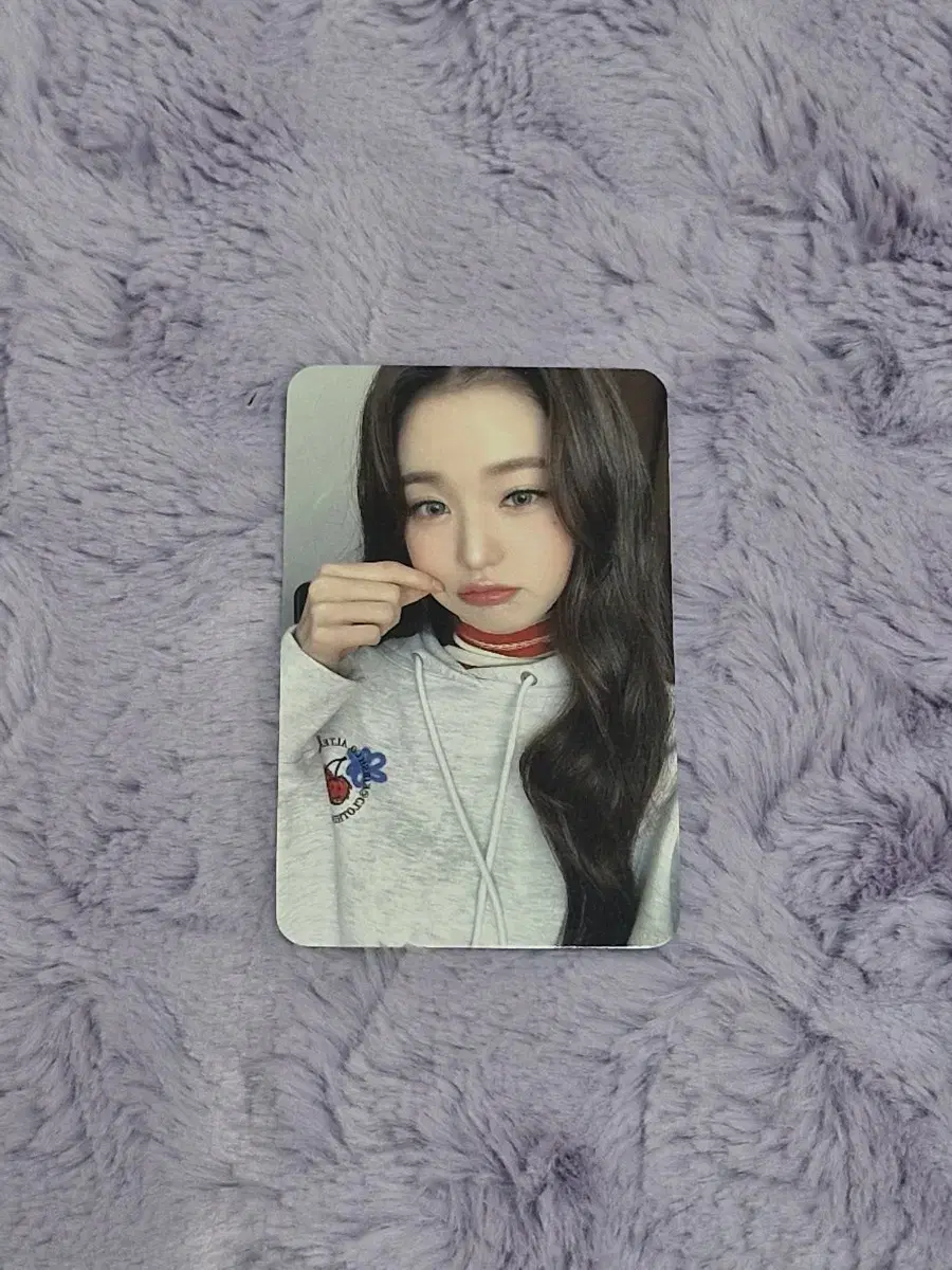 Ive jang wonyoung kirsi ad cheek pinch photocard wts.