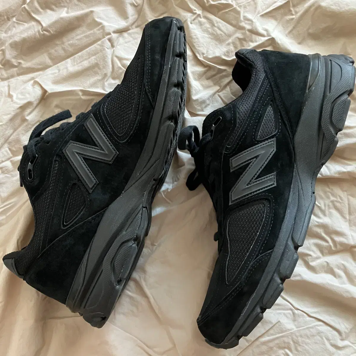 뉴발란스990 v4 트리플블랙 300 size