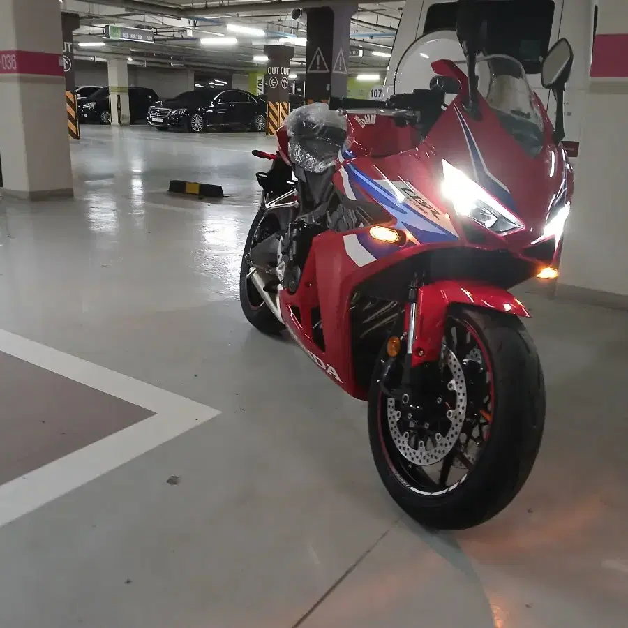 CBR650R 신품 E-CLUtch모델