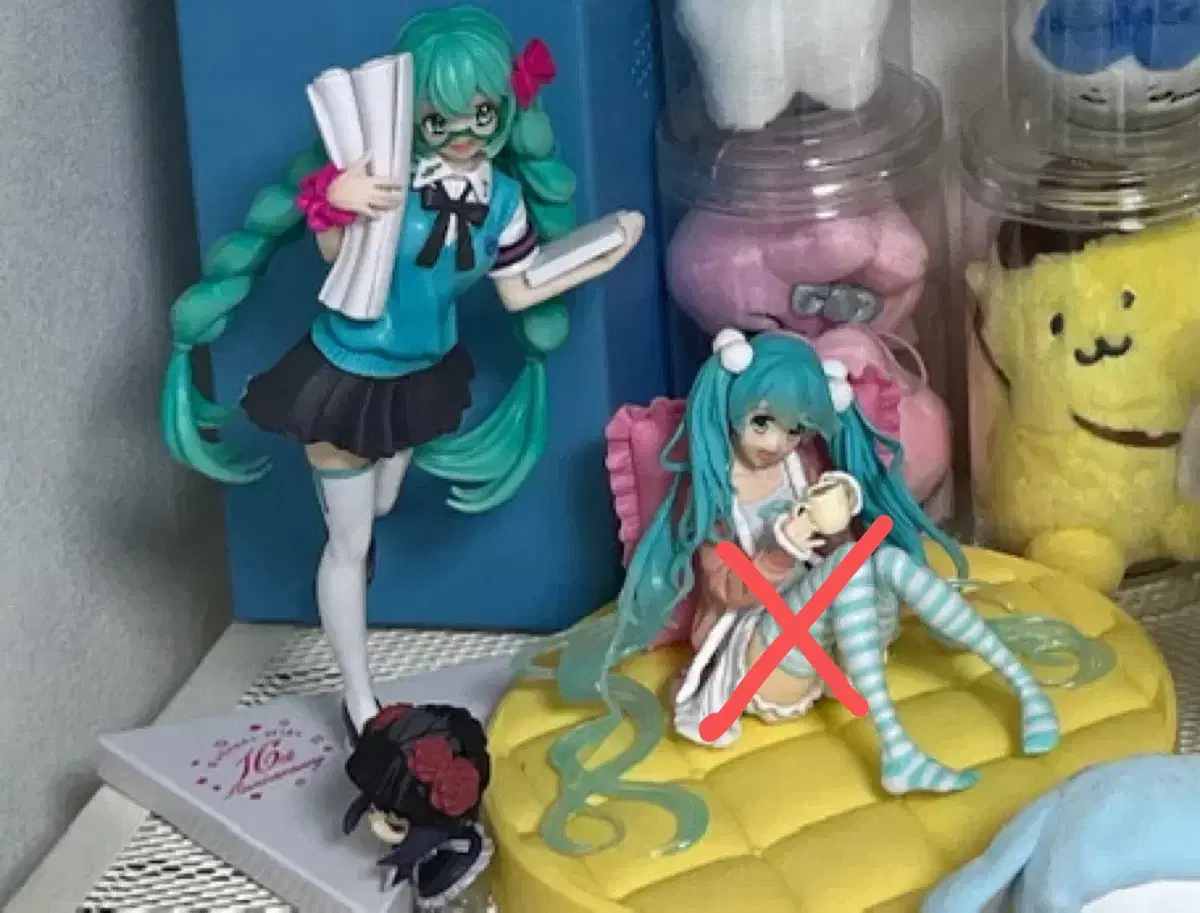 Vocaloid Hatsunemiku 16th Anniversary Figure - Bata Version